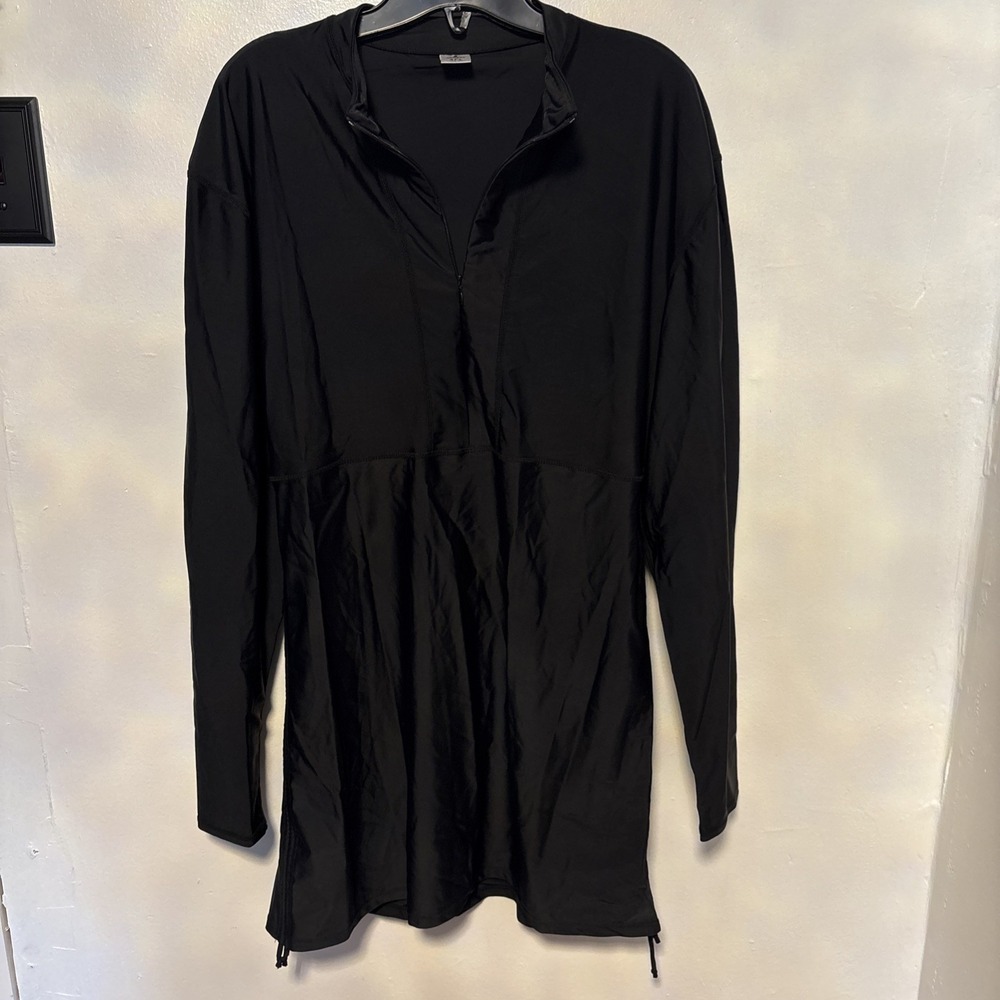 TORRID 3/4 length sleeve swim cover up!